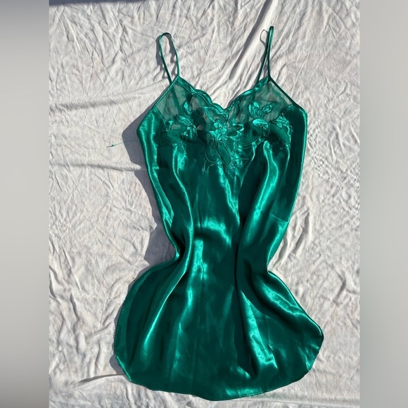 Vintage Gold Label Victoria’s Secret Emerald Green Satin Slip Dress, Size M - Picture 1 of 5